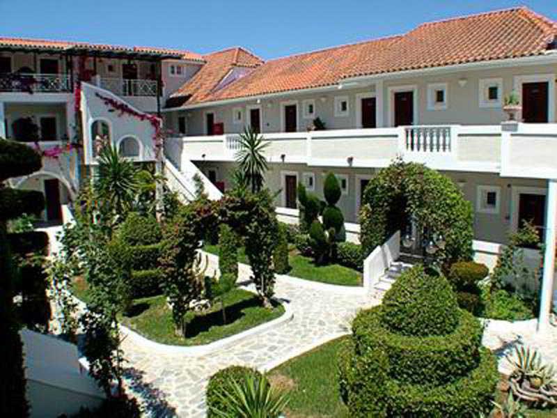 Hotel Louros &