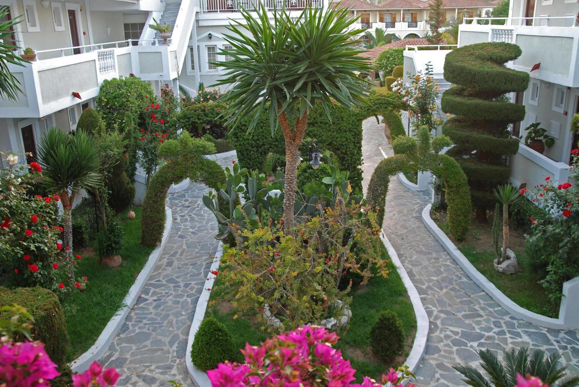 Hotel Louros & 2*